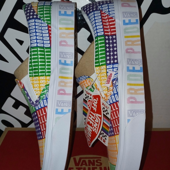 Vans Classic Slip On Pride sz 6.0 Men 7.5 Woman - Picture 6 of 12
